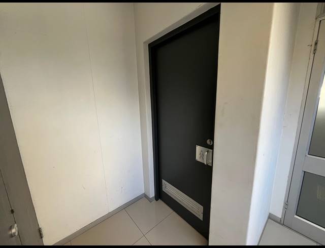 222M² OFFICE TO LET IN PINELANDS